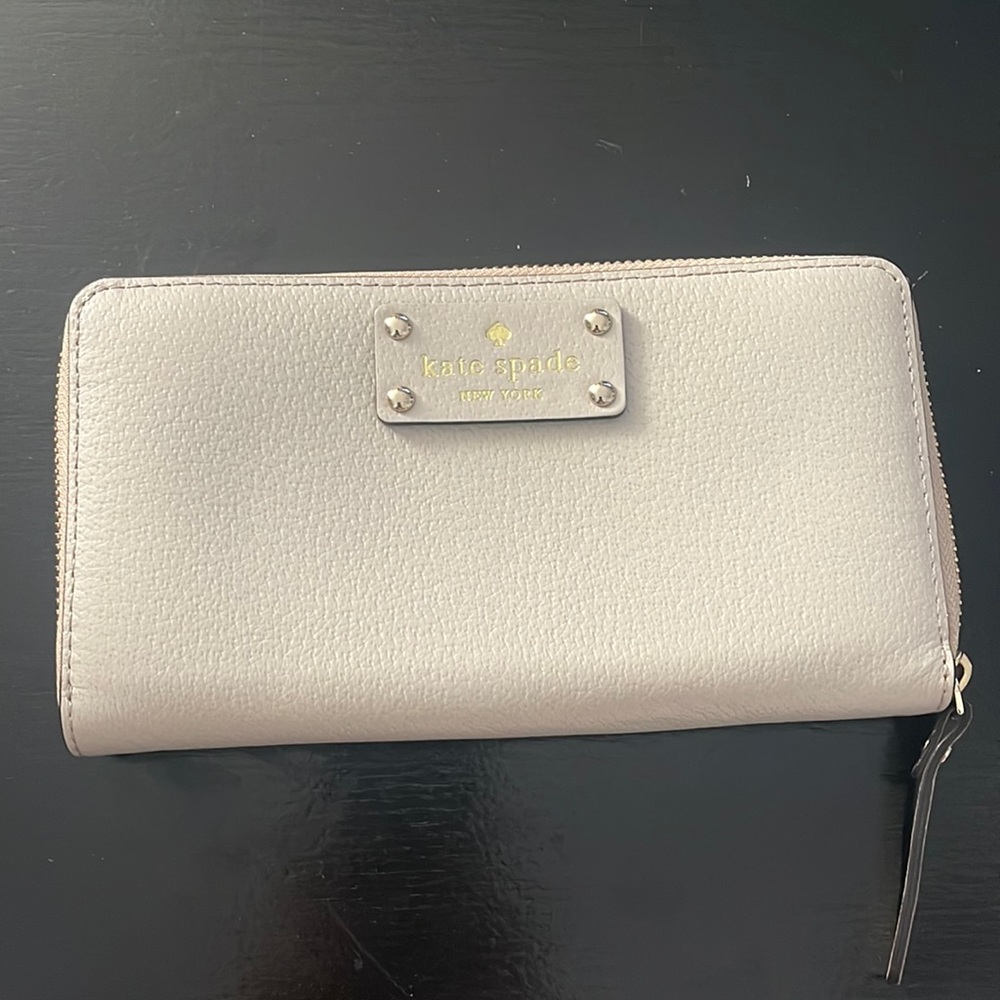 Light gray Kate spade wallet. Used one week. - Picture 1 of 5